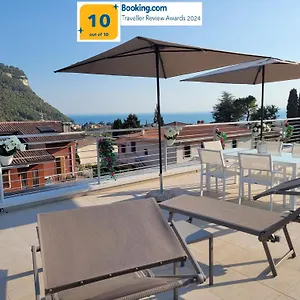View - Nuovo Con Solarium Vista Garda (Verona)